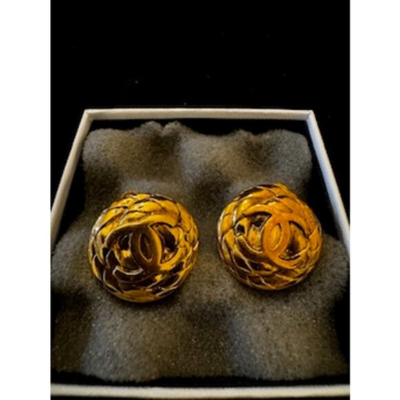 Chanel Vintage Basket Weave Button 96A  Authentic Stamped VINTAGE EARRINGS! - Picture 5 of 7